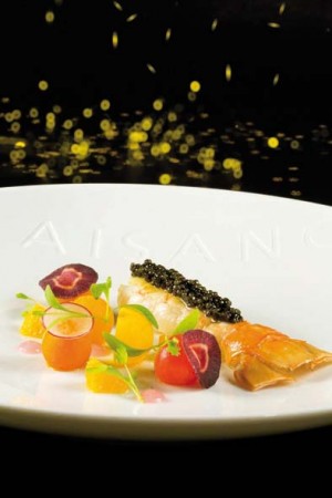 2 Langoustine royale snackée, caviar Oscietra, légumes aux agrumes, jus de carcasse corse ©YURBN : STURIA