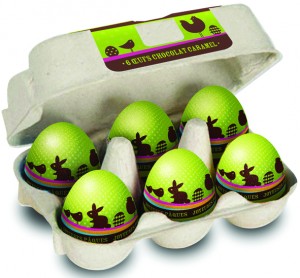 Une véritable boîte à œufs qui cache en son cœur 6 œufs au chocolat au lait, fourrés d’un délicieux praliné saveur caramel. 72 g, 4,40 € (www.monbana.com).